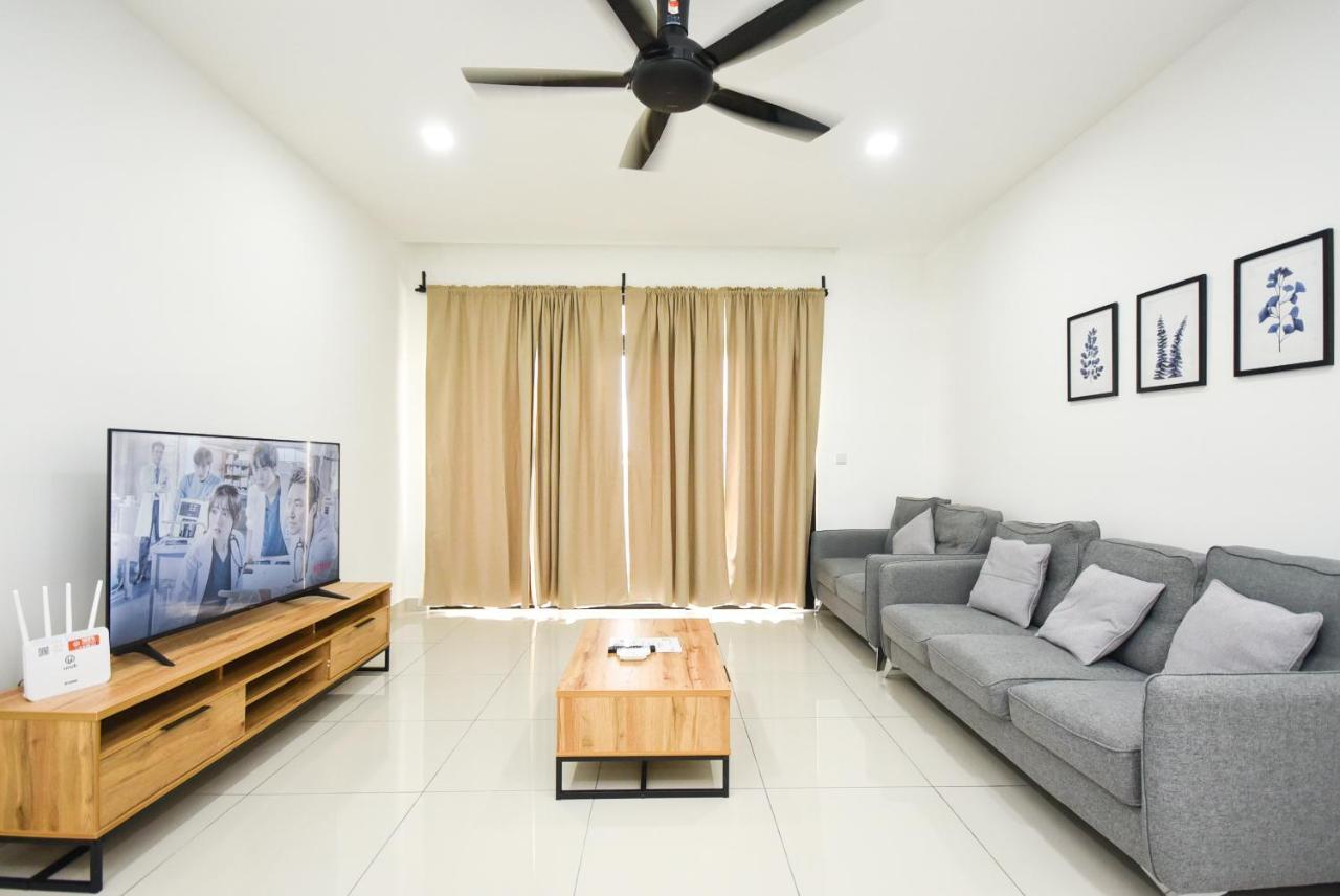 Meridin Medini Suite By Nest Home【Legoland】 Nusajaya  Exterior photo